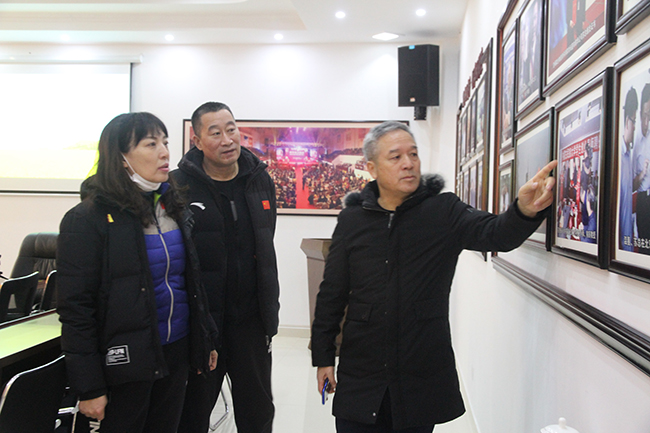 5、蘇總與韓總一行在金寨生產(chǎn)基地會(huì)議室.JPG
