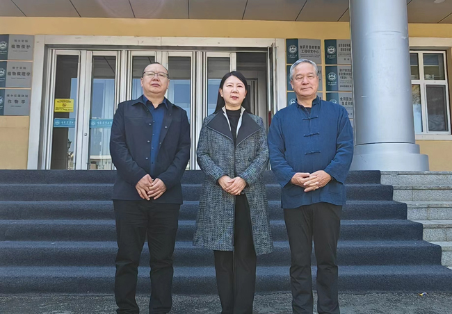 4蘇總與王琦教授在吉農(nóng)大合影.jpg